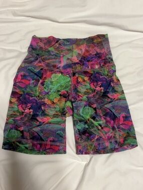 Size two lululemon biker shorts! Excellent condition!